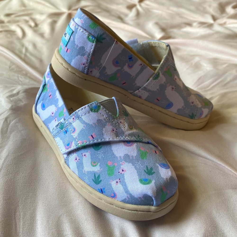 TOMS Toddler Slip on Velcro Llama print sneakers -SIZE 9-